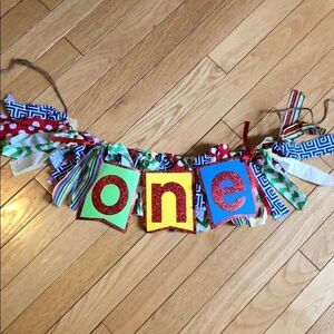 ☝🏼 First birthday “One” banner for high chair ❤️